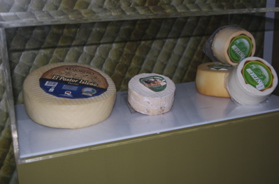 Frischer und Halbfrischer Ziegenkäse aus Fuerteventura
