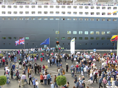 Passagiere des Kreuzfahrtschiffes im Hafen von Las Palmas de Gran Canaria